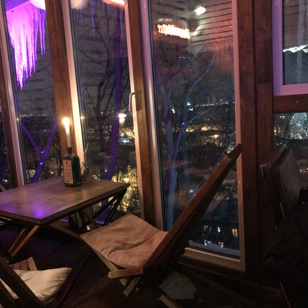 2/26/2018 tarihinde Zhenia S.ziyaretçi tarafından GNEZDO Bar'de çekilen fotoğraf