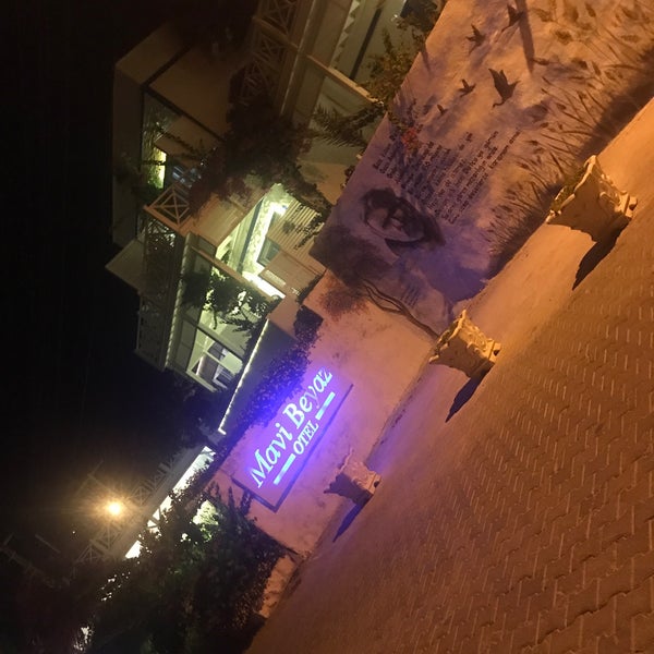 Foto diambil di Otel Mavi Beyaz oleh Ufuk pada 8/15/2018