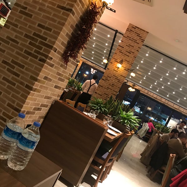 Photo taken at Çakıl Restaurant - Ataşehir by Ufuk on 1/17/2018