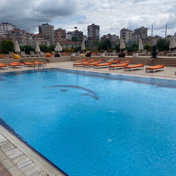รูปภาพถ่ายที่ The Green Park Hotel Bostancı โดย ⚓yaşar⚓ เมื่อ 6/13/2023