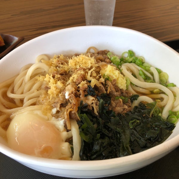 Photo taken at U:Don Fresh Japanese Noodle Station by Andy L. on 6/24/2019