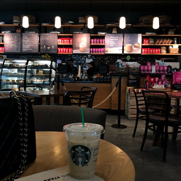 รูปภาพถ่ายที่ Starbucks โดย Hebah alajmi เมื่อ 1/24/2019