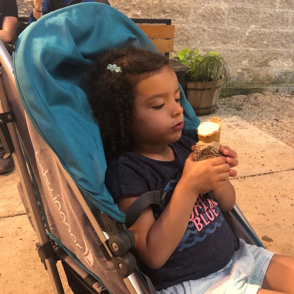 Photo taken at Jeni&#39;s Splendid Ice Creams by Ileana I. on 5/26/2019