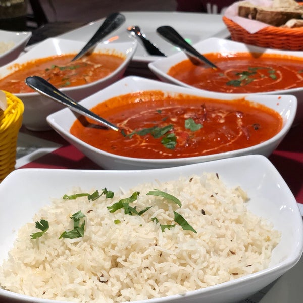 Foto tirada no(a) Holi Indian Cuisine por . em 11/30/2018