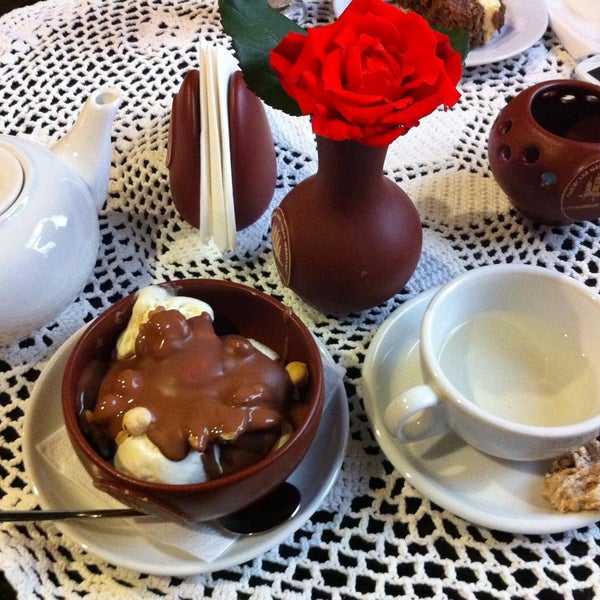 รูปภาพถ่ายที่ Львівська майстерня шоколаду / Lviv Handmade Chocolate โดย Olya G. เมื่อ 5/10/2013