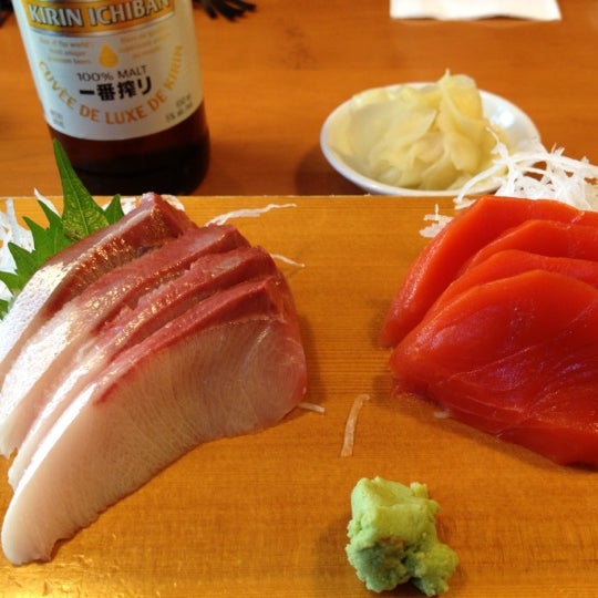 รูปภาพถ่ายที่ Sushi Itoga โดย The Oyster Blog T. เมื่อ 11/10/2012