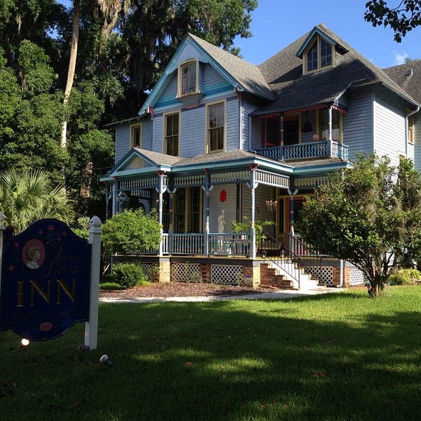 Seven Sisters Inn 820 E Fort King St