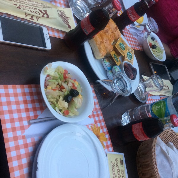 Das Foto wurde bei Ata Konağı Restaurant von Merve Ç. am 5/27/2018 aufgenommen