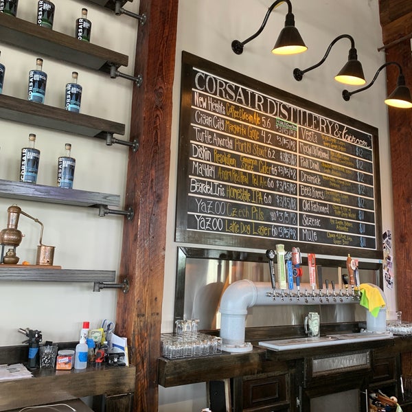 Foto scattata a Corsair Distillery &amp; Taproom da David P. il 4/16/2021