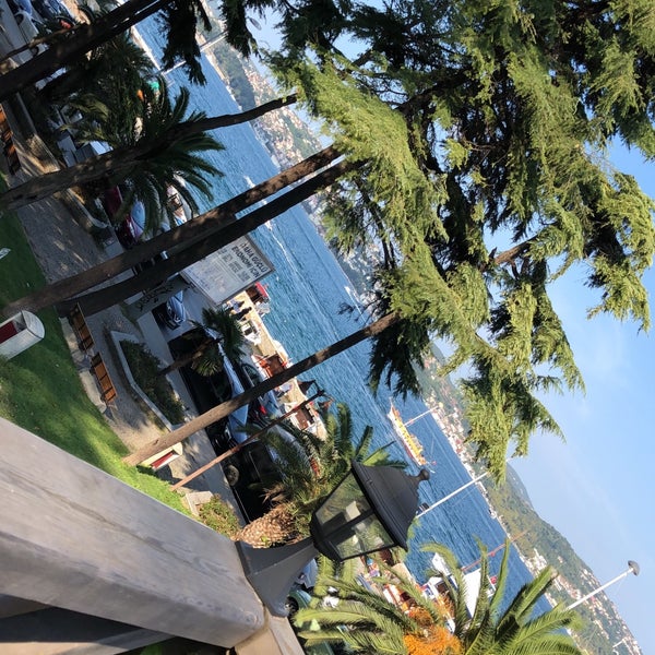 Das Foto wurde bei Villa Park Çay Bahçesi von Dilara D. am 9/9/2018 aufgenommen