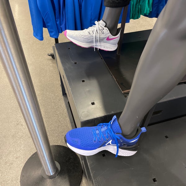 liter test Opvoeding Nike Factory Store - Ahuntsic-Cartierville - 5 tips from 233 visitors