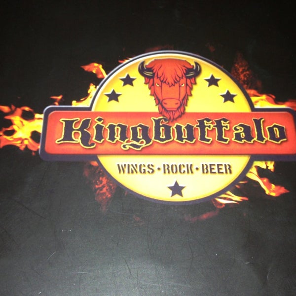 Foto tirada no(a) Kingbuffalo Wings·Rock·Beer por Fabiolä G. em 4/9/2013