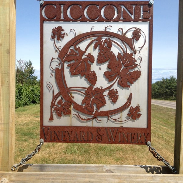 Foto diambil di Ciccone Vineyard &amp; Winery oleh Lisa S. pada 7/28/2014