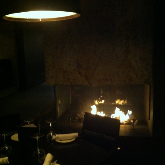 10/16/2012 tarihinde MEziyaretçi tarafından The Keg Steakhouse + Bar - Esplanade'de çekilen fotoğraf