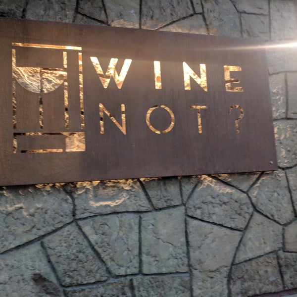 Foto tirada no(a) Wine Not Mendoza por Allie U. em 3/26/2018