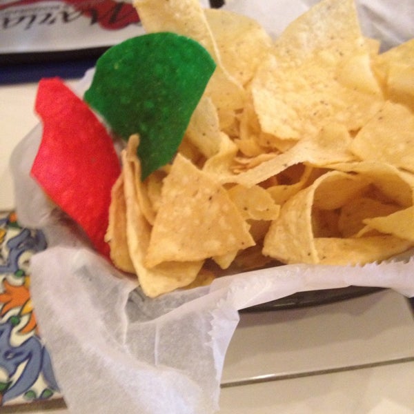 Foto diambil di Maria&#39;s Mexican Restaurant oleh Angie P. pada 7/12/2014