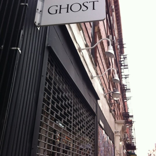 รูปภาพถ่ายที่ Ghost โดย KimbreT6 -. เมื่อ 1/25/2013