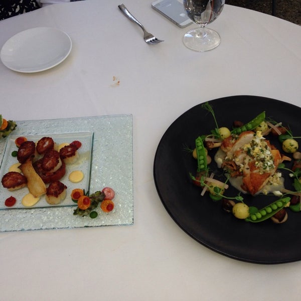 รูปภาพถ่ายที่ étoile Restaurant at Domaine Chandon โดย George A. เมื่อ 9/28/2013