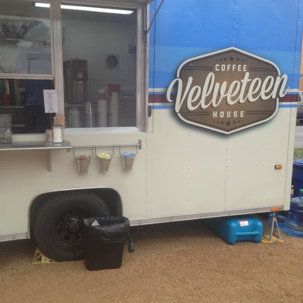 รูปภาพถ่ายที่ Velveteen Coffee House โดย Brittany B. เมื่อ 1/29/2013