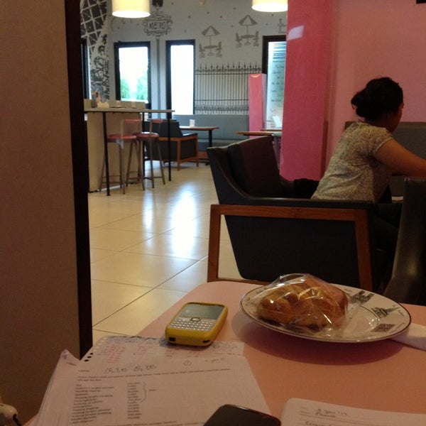 Paris Bakery Cafe Lounge Yogyakarta Di Yogyakarta