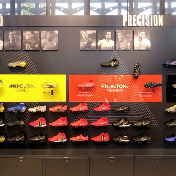 Fotos en Nike Miami - City Center - 6 tips de 991 visitantes