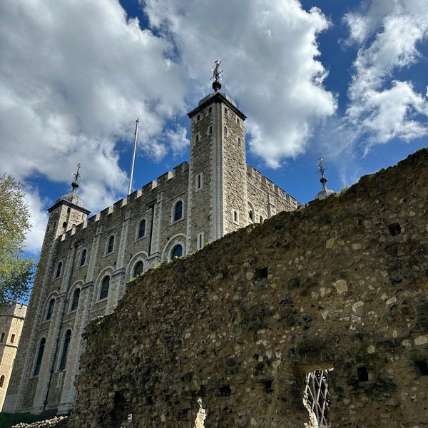 รูปภาพถ่ายที่ Tower of London โดย Juan David P. เมื่อ 5/4/2024