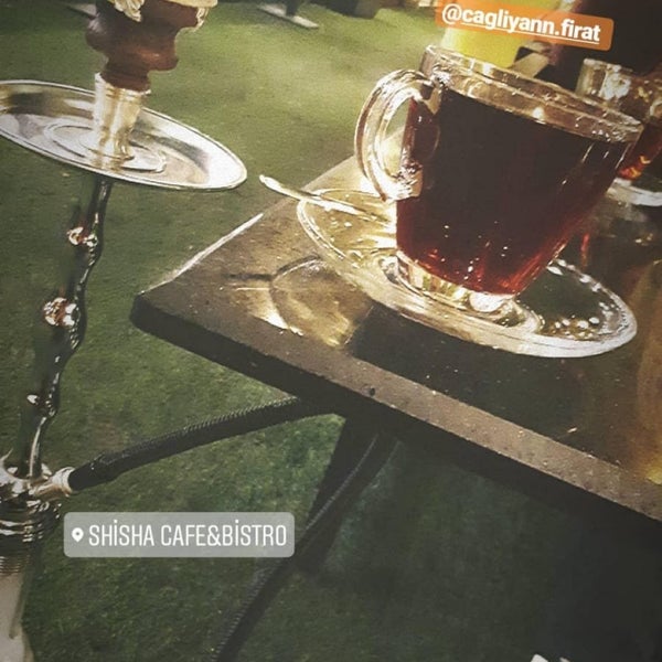 Foto diambil di Shisha Cafe &amp; Bistro oleh Fırat Ç. pada 5/20/2019