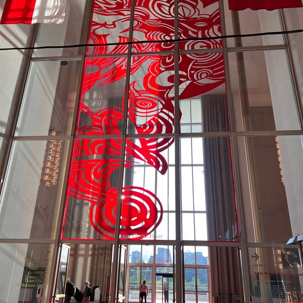 รูปภาพถ่ายที่ The John F. Kennedy Center for the Performing Arts โดย Michael B. เมื่อ 5/8/2023