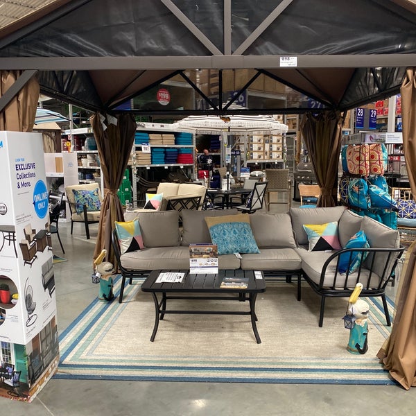 Lowe's Gilroy'da Hırdavat Mağazası