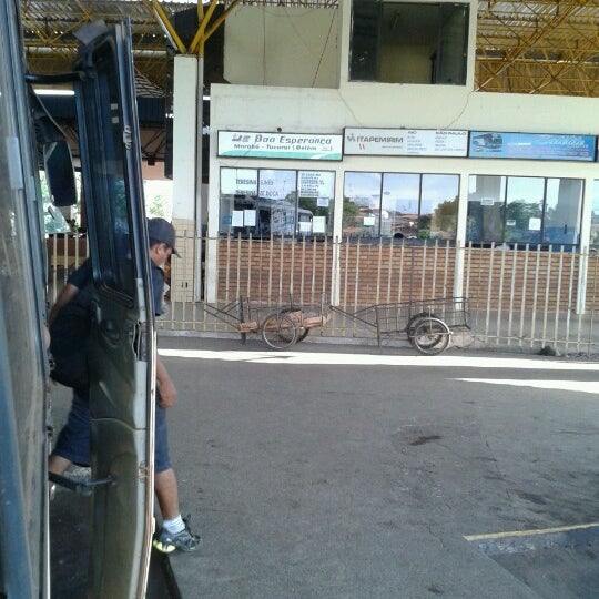 Foto tirada no(a) Terminal Rodoviário De Caxias por Elton S. em 2/4/2013