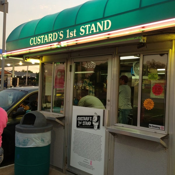 6/7/2013 tarihinde Eric A.ziyaretçi tarafından Custard&#39;s 1st Stand'de çekilen fotoğraf