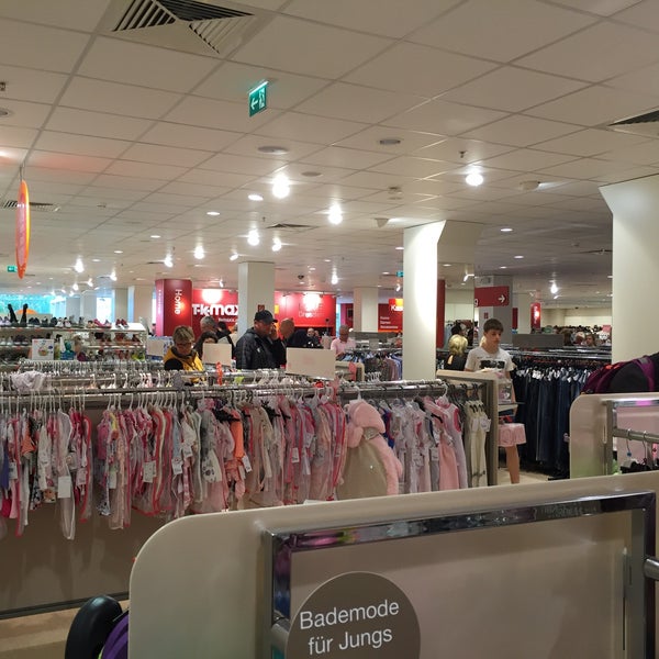 Tk maxx магазин фото. Maxx одежда. Tk maxx в стамбуле. Магазин глория джинс в уфе. Maxx одежда.