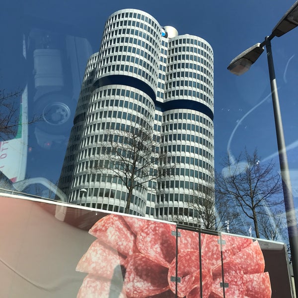 Photo taken at BMW-Hochhaus (Vierzylinder) by Andreas S. on 3/25/2017