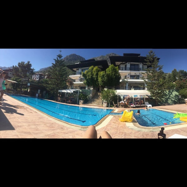 รูปภาพถ่ายที่ Villa Marine Hotel &amp; Restaurant โดย esraa 🎈🦂 🙋🏻 เมื่อ 7/19/2017