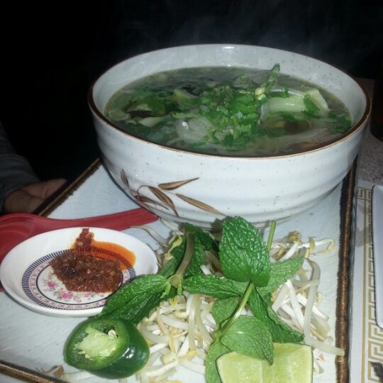 Foto tirada no(a) Basilic Vietnamese Grill por Alla S. em 2/1/2013