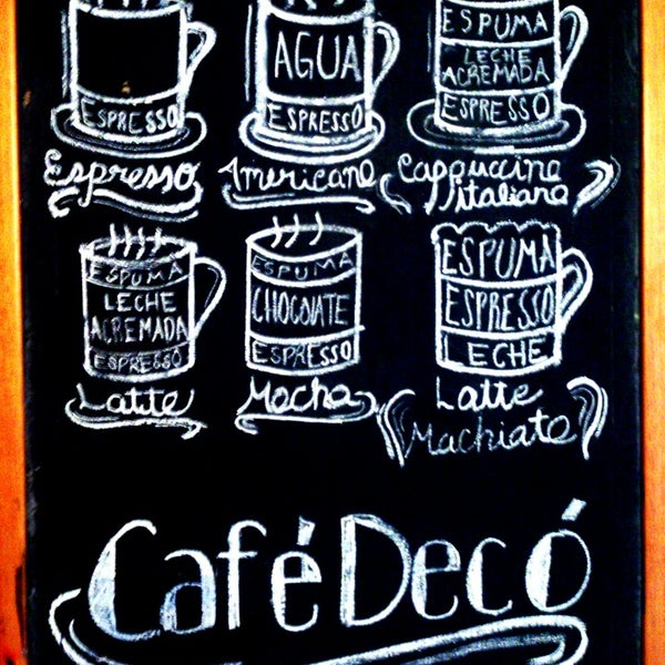 Foto tirada no(a) Café Decó por Ulises H. em 5/29/2014