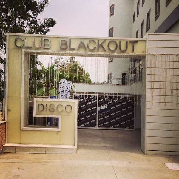 รูปภาพถ่ายที่ Club Blackout โดย Olga N. เมื่อ 5/19/2013