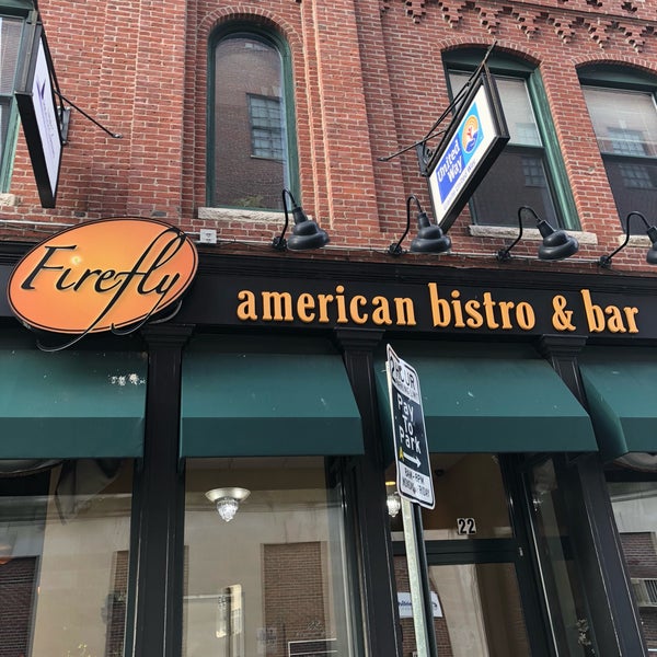 9/1/2018 tarihinde Christopher N.ziyaretçi tarafından Firefly American Bistro &amp; Bar'de çekilen fotoğraf