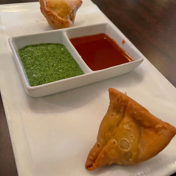 Foto diambil di Gateway To India Authentic Indian Restaurant oleh Christopher N. pada 7/2/2021