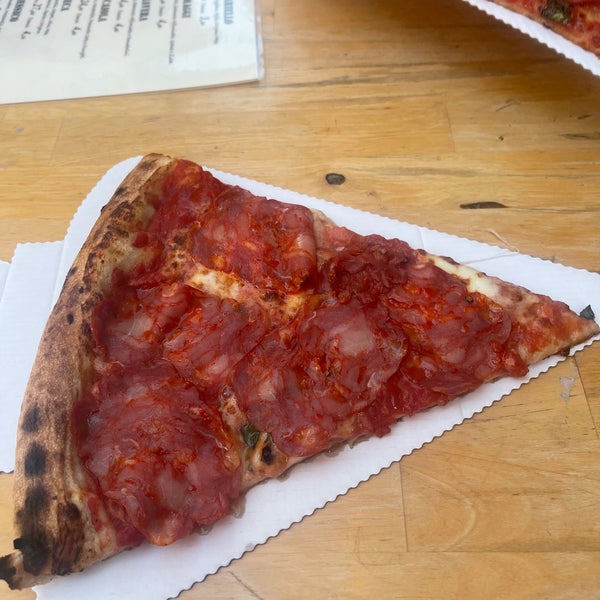 5/21/2022 tarihinde Meg D.ziyaretçi tarafından Pizza &amp; Co.'de çekilen fotoğraf