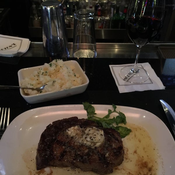 Photo prise au Morton&#39;s The Steakhouse par Fede S. le10/22/2015