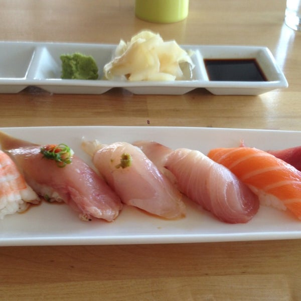 Foto diambil di Summer Fish &amp; Rice Sushi oleh john d. pada 5/1/2014