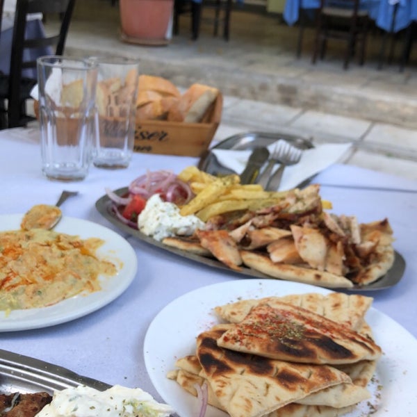 Vassilis Grill House Greek Restaurant in Νέος Κόσμος