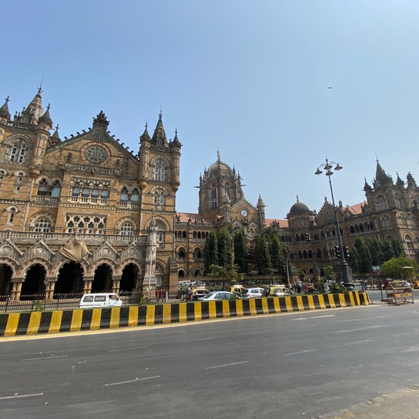 Снимок сделан в Chhatrapati Shivaji Maharaj Terminus пользователем Yusno Y. 2/14/2020