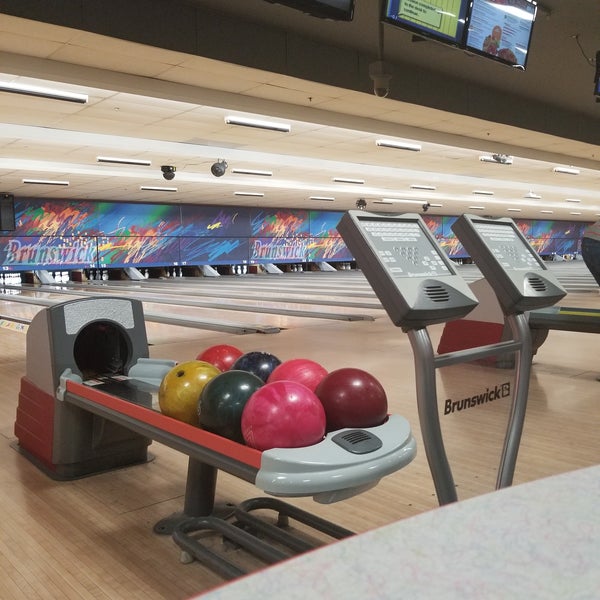 Залы Brunswick боулинг