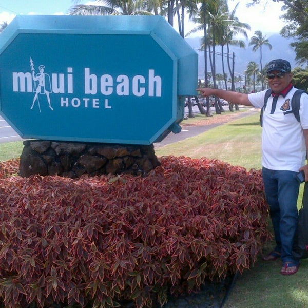 Photo taken at Maui Beach Hotel by Anrizal R. on 5/24/2014
