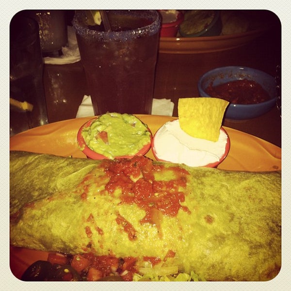 Foto tomada en Blue Moon Mexican Cafe  por Hilary S. el 1/13/2013