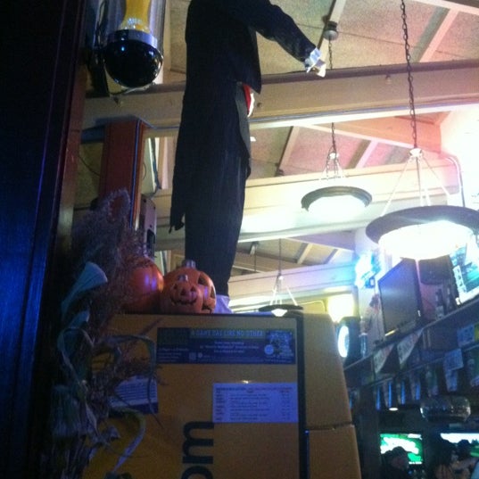 Foto tomada en Roadhouse Bar &amp; Grill  por Meliss &amp; Woody J. el 10/27/2012