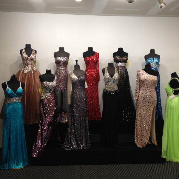 Ducky's Champaign - Bridal Shop in 