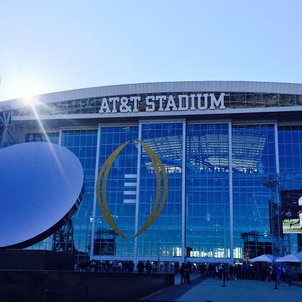 Photo taken at AT&amp;T Stadium by Janeth 💗 S. on 1/5/2015